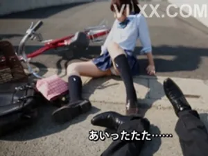 Người chồng thì miệt mài làm việc, Cô vợ trốn một bên cho quản lý móc bím