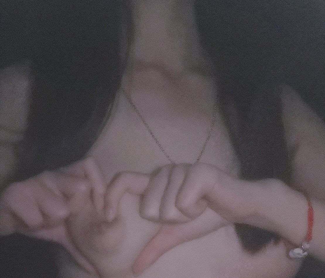 Dì trẻ hay dam dang bị thằng cháu trai tình cờ phát hiện