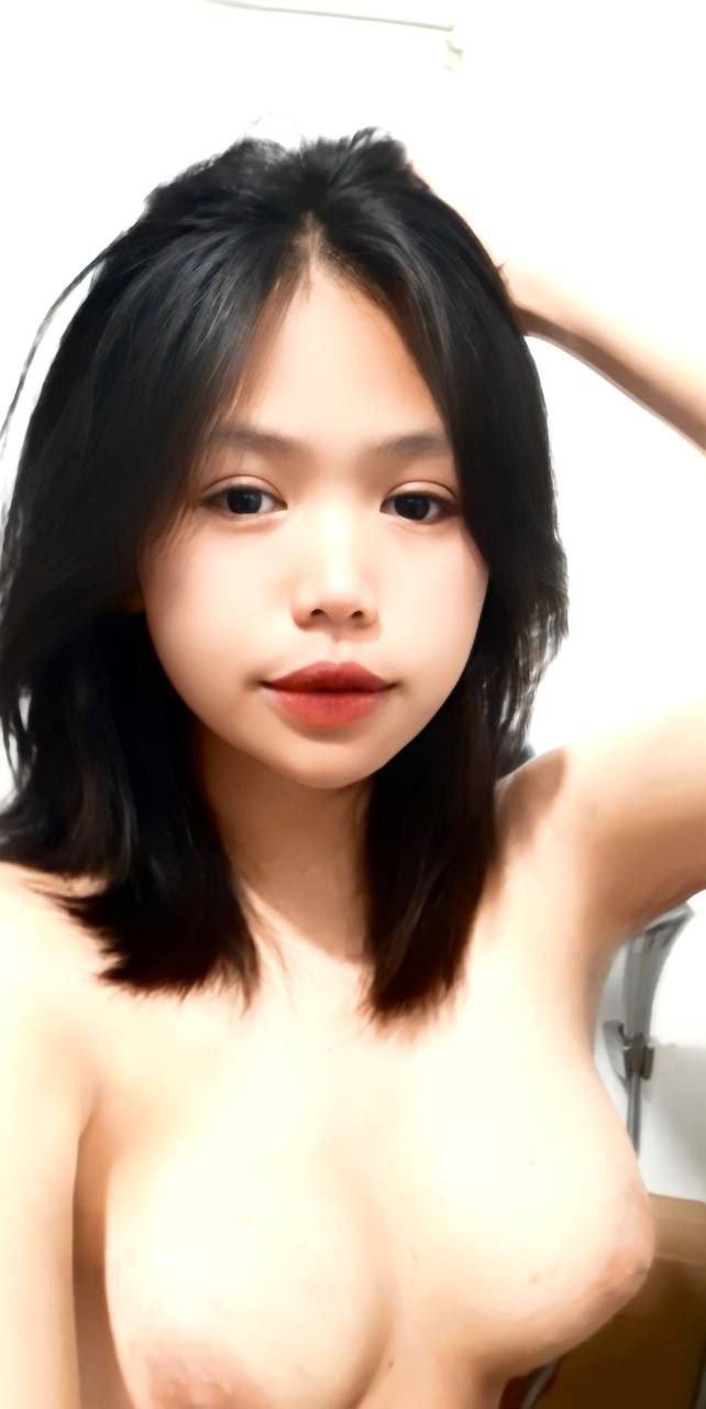 Nhân tình dễ thương có sở thích thổi kèn ở bất cứ nơi đâu