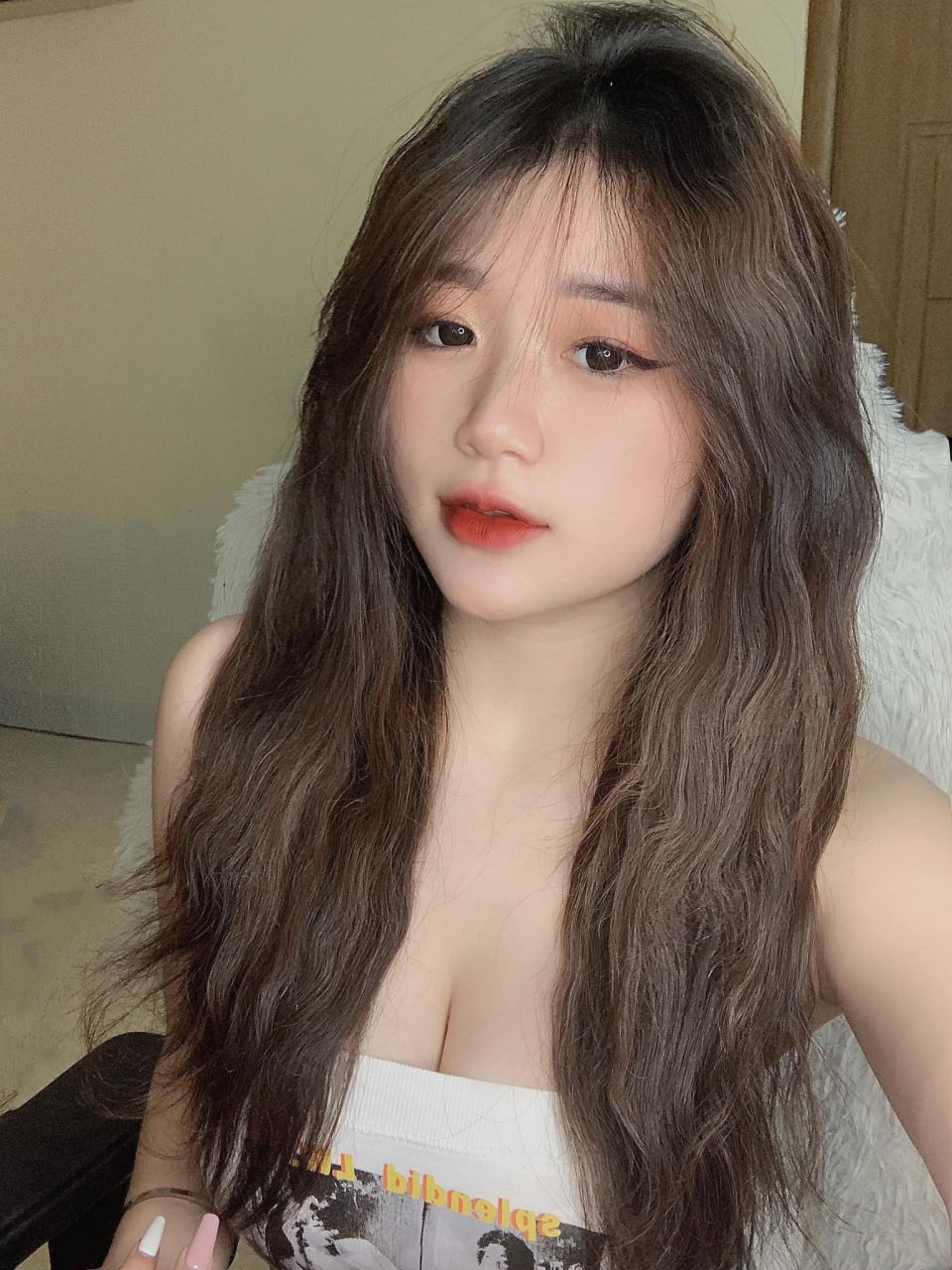 Show thực tế nghiệp dư - cô gái gợi cảm Zlata thích bị địt mạnh vào lồn